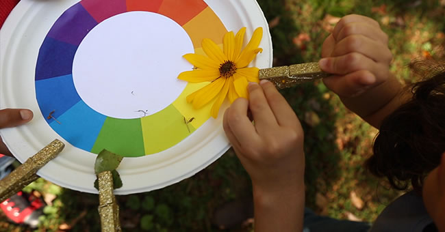 Color Wheel Nature Hunt | Kaplan Early Learning Company