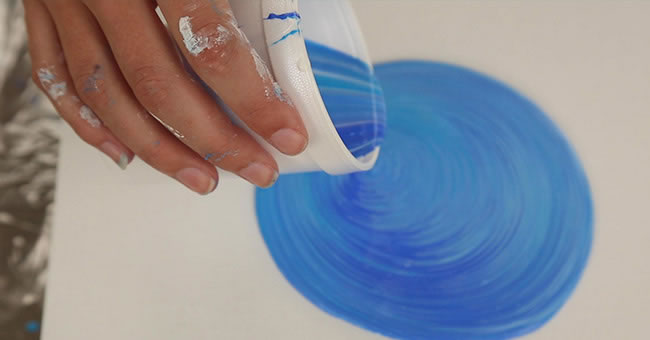 Ocean Inspired Acrylic Pour for Kids | Kaplan Early Learning&hellip;